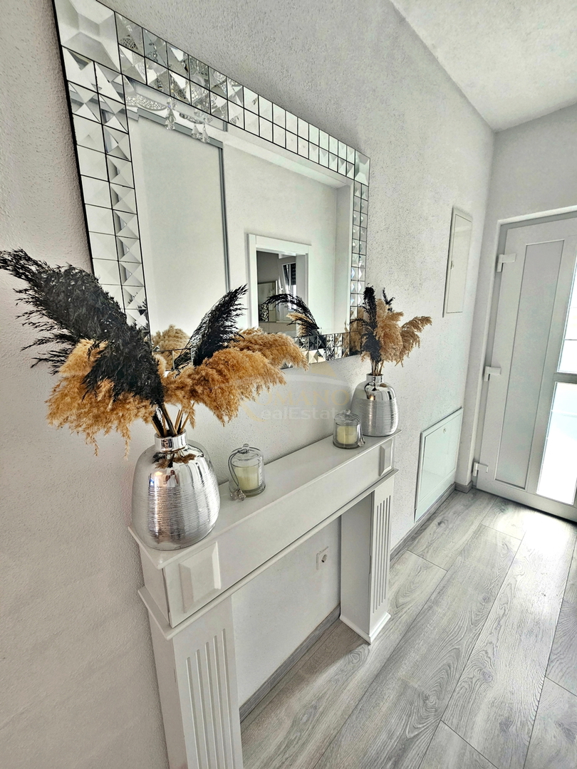 Casa di lusso a Čiovo - Mastrinka con 3 appartamenti e vista aperta sul mare